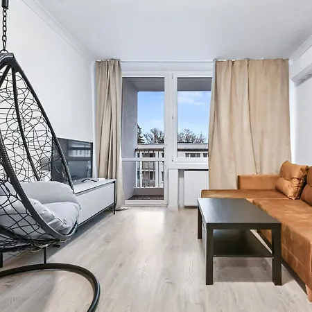 Rentplanet - Muranow Apartment Warschau